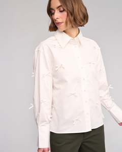 Knewe: KNEWE BOW SHIRT - OFF WHITE