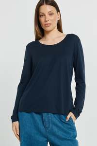 Betty Basics: BETTY BASICS WESTIN BLENDED WOOL TEE - NAVY
