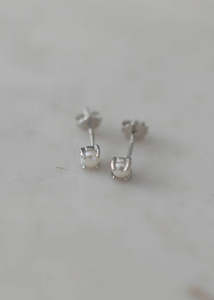 Earring | Mini Pearl Studs (Silver)
