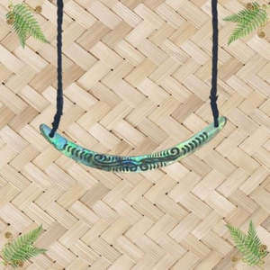 Jewellery: Paua Arc Necklace