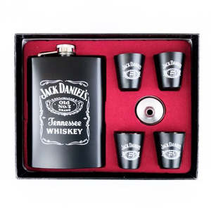 Mancave: Jack Daniels Hip Flask Set