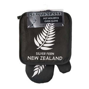Silver Fern Pot Holder & Oven Glove Set