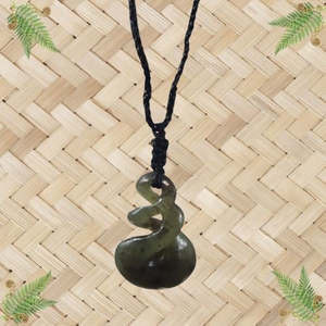 Greenstone Necklaces Pendants: NZ Greenstone Double Twist Pendant - 33mm