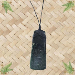 New Zealand Jewellery: NZ Greenstone Toki Pendant - 59mm