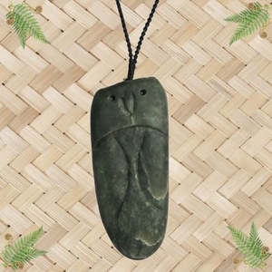 New Zealand Jewellery: NZ Greenstone Manu Kaitiaki Pendant - 95mm
