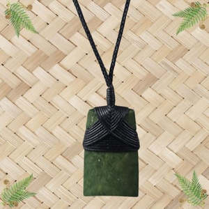 NZ Greenstone Toki Pendant - 44mm.