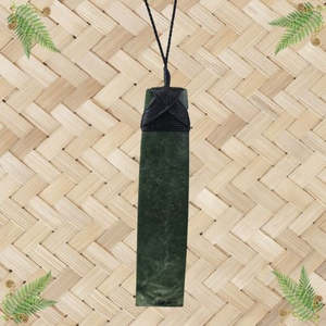 NZ Greenstone Toki Pendant - 135mm