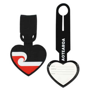 Kiwiana: NZ Māori Flag Heart Felt Luggage Tag
