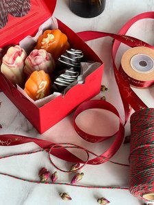 Assorted madeleines (6 pieces): dark chocolate, hazelnut crumble, vanila citrus &hellip;