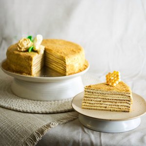 Classic Honey Cake - Crispy Eatery