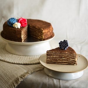Chocolate and Vanilla Honey Cake - Crispy Eatery