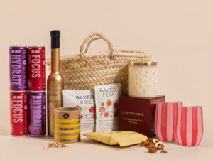 Christmas Basket with Cups