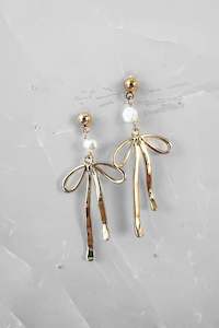 Gifts They Will Love: Bow and Pearl Earrings in Gold / Silver