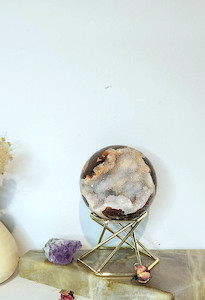 Red moss agate sphere with druzy goed CrystaLandnz