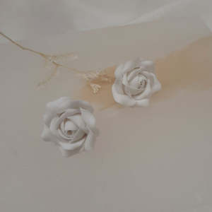 Flower Picks: Rosie studs - handmade rose flower stud earrings