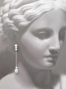 Anna - natural cultured freshwater pearls and sterling silver Boston chain threa&hellip;