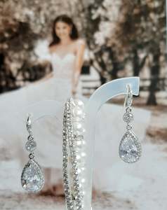 Champagne Ice: White Swarovski crystal pearls, rhinestone rondelles and sterling silver clasp bracelet and earring SET