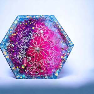 Crystal Resin Art: Resin Art Trinket Trays.