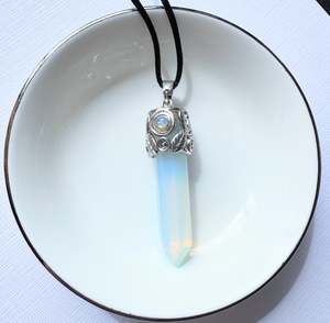 Crystal pendants leaf pattern