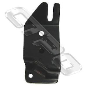 Toyota Surf 4 Runner 1996 99: 8128095-53 - REAR BUMPER - PROTECTOR - L/H - TO SUIT TOYOTA 4 RUNNER 1999-