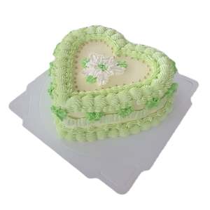 Customized Cakes 1: Heart Shape Vintage Cake 心形复古裱花蛋糕
