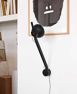 Wall: PC single arm wall w/ bracket