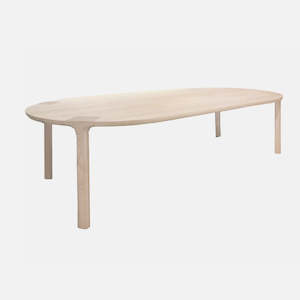 Molloy Collection: Molloy Obround Dining Table