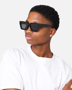 Champion In Gold Look: Saint Morta Las Ratas Sunglasses Black