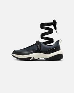 Womens Jordan: Jordan Women's Pointe Black/Sail