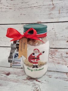 Gingerbread Cookie Baking Mix in a Jar (with Cutter!)