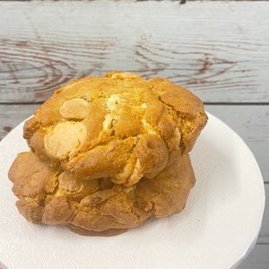 Nyc Chunky Cookies: Gingerbread White Chocolate New York Style Cookies 🍪