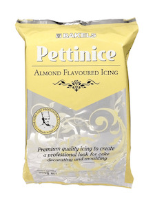 Cake Essentials: Bakels Pettinice | Fondant | Almond | 750g