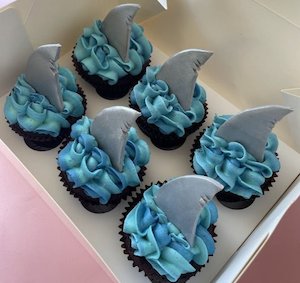 Sweet Treats: 🦈 Shark Cupcakes Gift Box