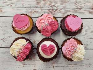 Sweet Treats: Valentines Day Cupcakes 💖