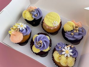 Sweet Treats: Mother's Day Cupcakes!
