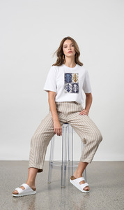 Outro Tee | White Quartet