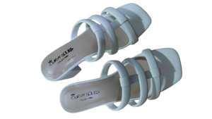 Curvy Soles Haydee - Widefit Block Heels