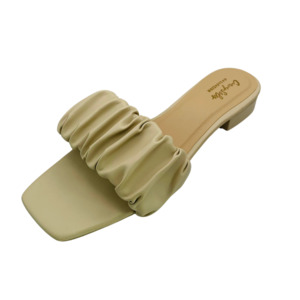 Clearance: Curvy Soles Margaret - Mini Heels