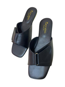 Curvy Soles: Curvy Soles Nikki - Wide Fit Womens Flats