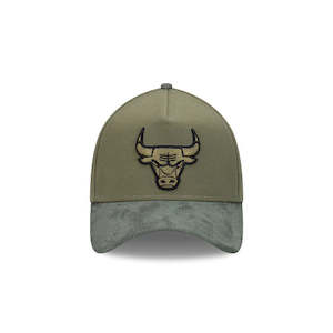 Caps: New Era 39THIRTY A-Frame Chicago Bulls Olive Suede