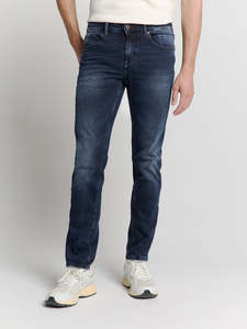 N711 Regular Jean: Dark Denim