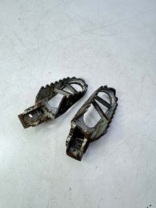 2011 Kawasaki KX85 KX 85 Foot Pegs Footpegs OEM #182