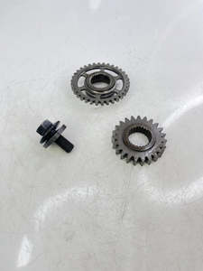 Crf450: 2010 Honda CRF450R Primary Drive Gear and Bolt OE #82