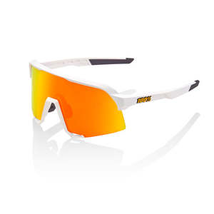 Sunglasses: 100% - S3 - Soft tact white - HiPer red mirror