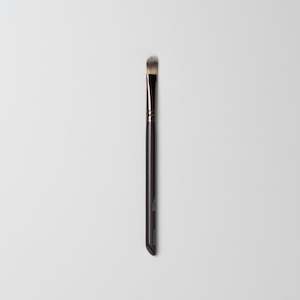 Brushes: Brush - Concealer
