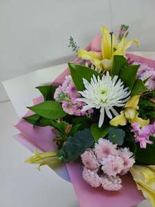 Designers Choice Pastel Bouquet: Pastel Portable Vase Arrangement