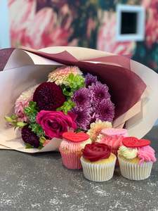 Valentines Day: Blooms & Treats Bundle