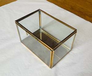 Glassware: Glass trinket box with mirrored bottom