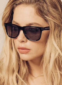 Privé Revaux The Voyager Caviar Black