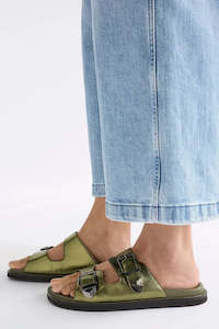 Sandals: Elk Spenne Sandal